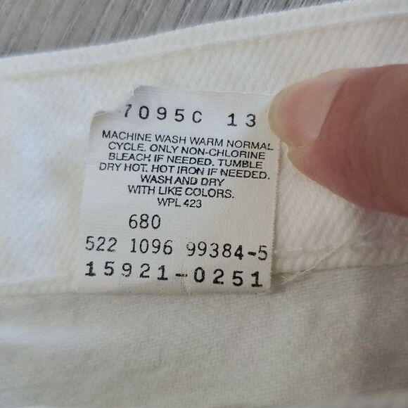 Levis Vintage 921, High Waist, Tapered Leg 100%Cotton White Jeans, Size 8M - Picture 5 of 9